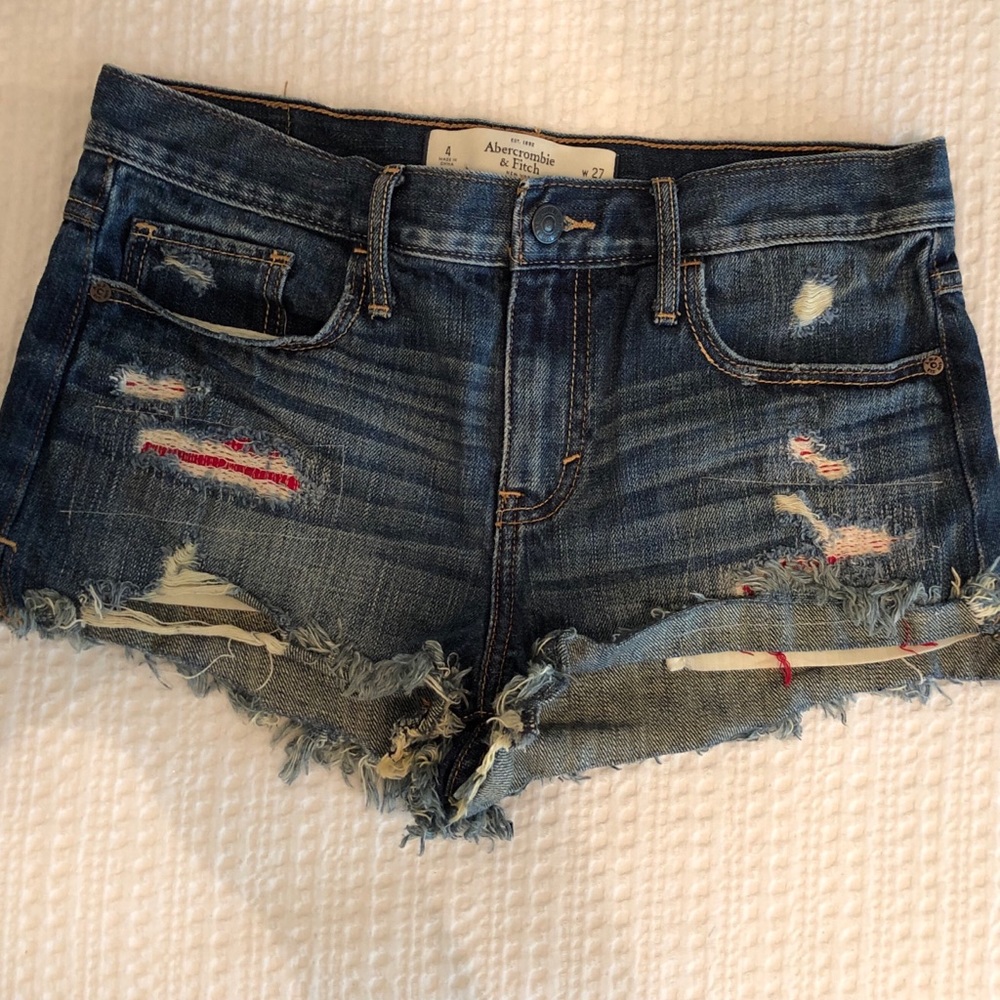 Dark wash denim shorts!
